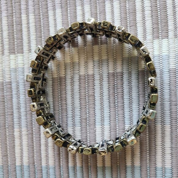 Vintage "Live By Faith" Cross Stretch Bracelet – Inspirational Christian Jewelry - Picture 7 of 7